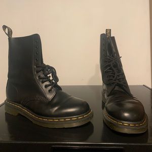 Dr. Martens 1490 10 Eye-Boot